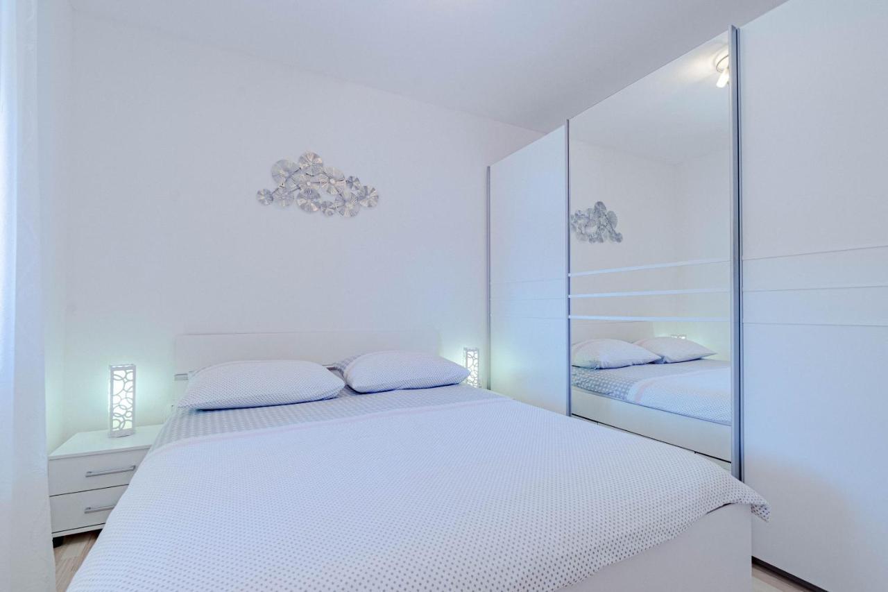 Apartments By The Sea Cove Zaglav, Korcula - 12208 Prizba Exteriör bild